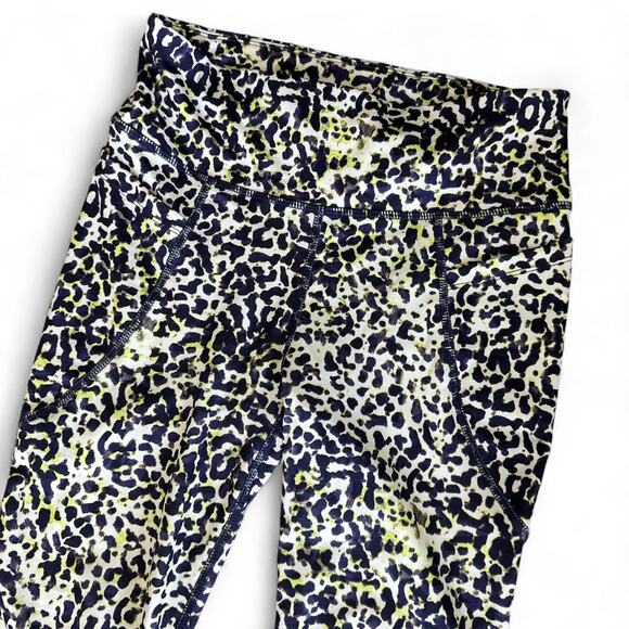 Bebe sport leopard capri pants - Picture 2 of 4